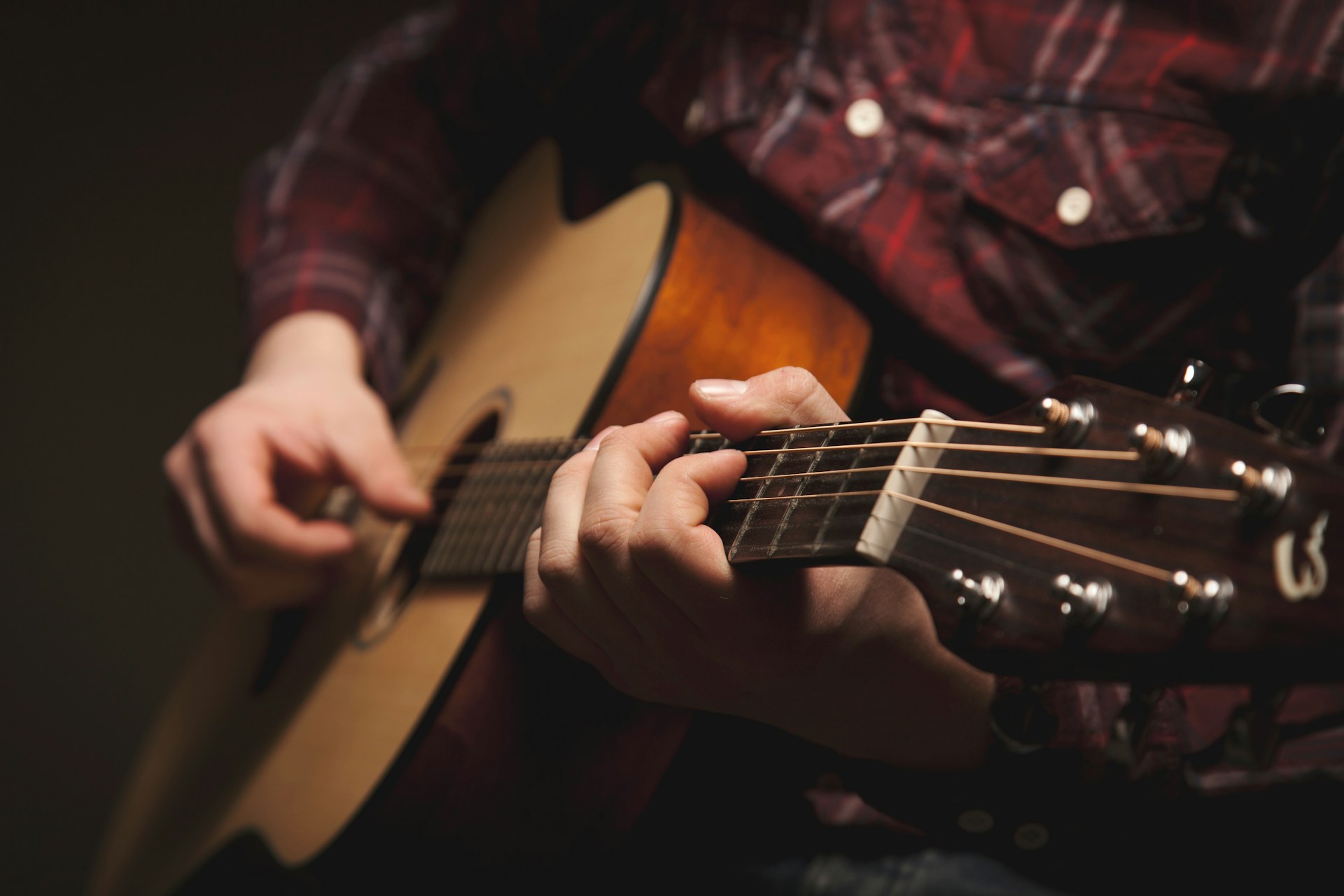 Amber Accoustic Night